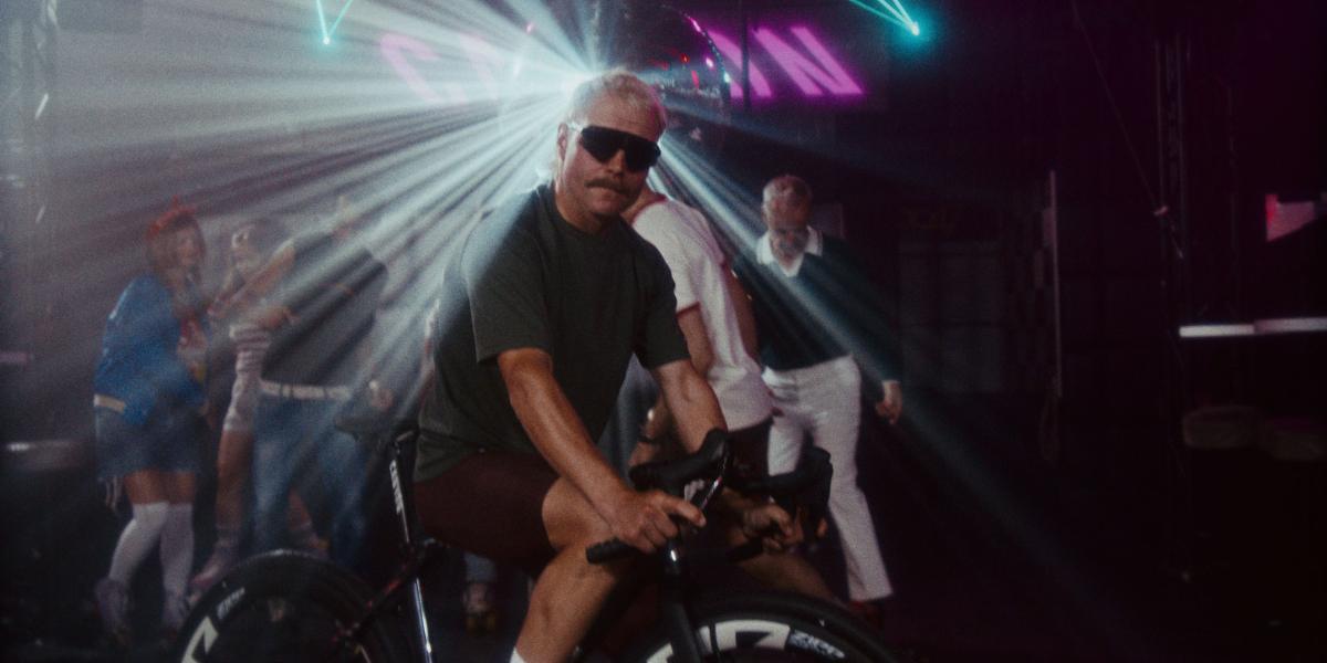 Canyon y Valtteri Bottas se unen para crear una bici con bigotón