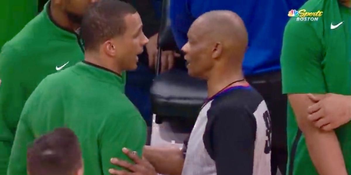 ¡Los Celtics fichan a un jugador que se peleó con su entrenador!