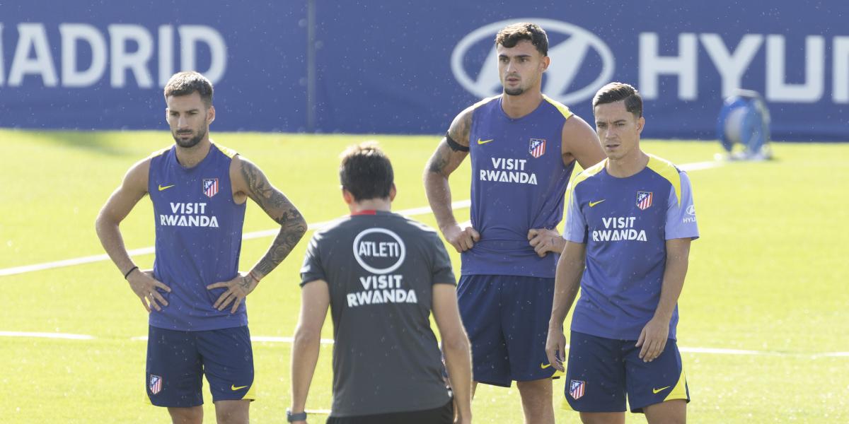 Simeone se lleva 23 futbolistas a Barcelona con Raspadori como novedad