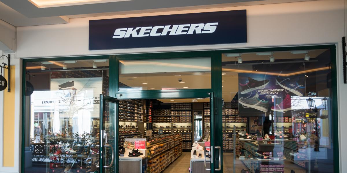 La razón por la que las nuevas Skechers son las zapatillas más cómodas que puedes comprar
