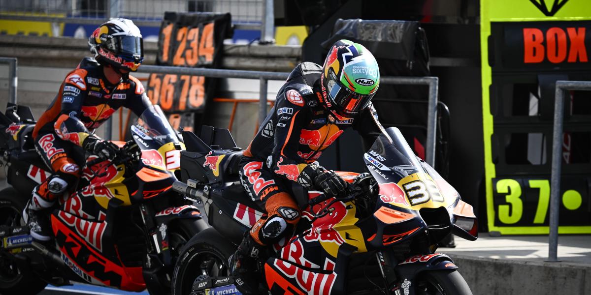 Los KTM Binder y Acosta impresionan a los Márquez en la Práctica de Montmeló