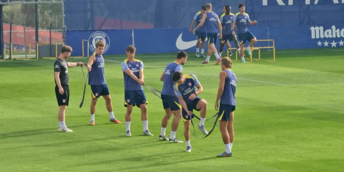 Dos bajas en la sesión del Atlético y un aumento de la intensidad