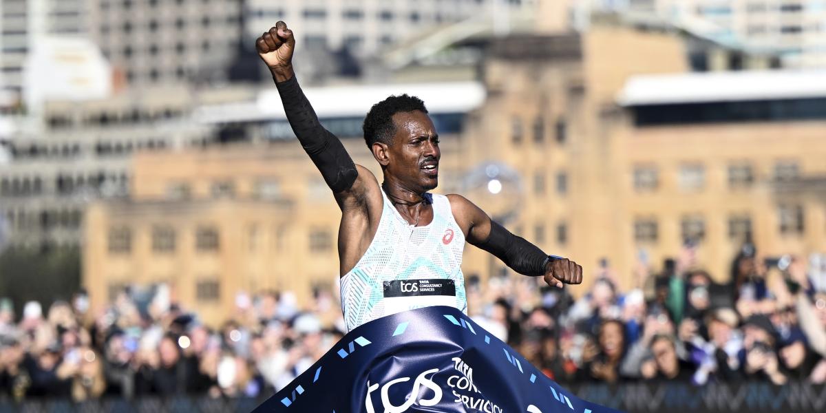 Kiros y Hassan ganan con récord en el estreno como major del maratón de Sídney