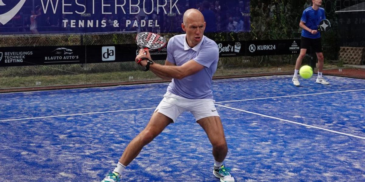 Una leyenda se pasa al pádel y lo alaban: Es el mejor futbolista con la pala
