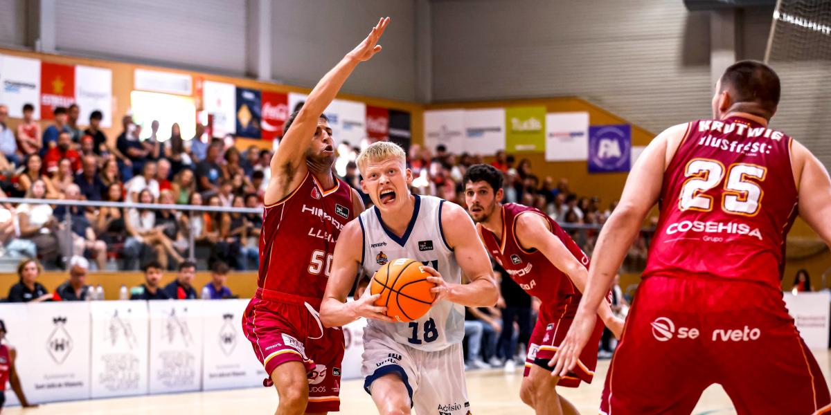 81-78: El BAXI gana con este triple desde media pista