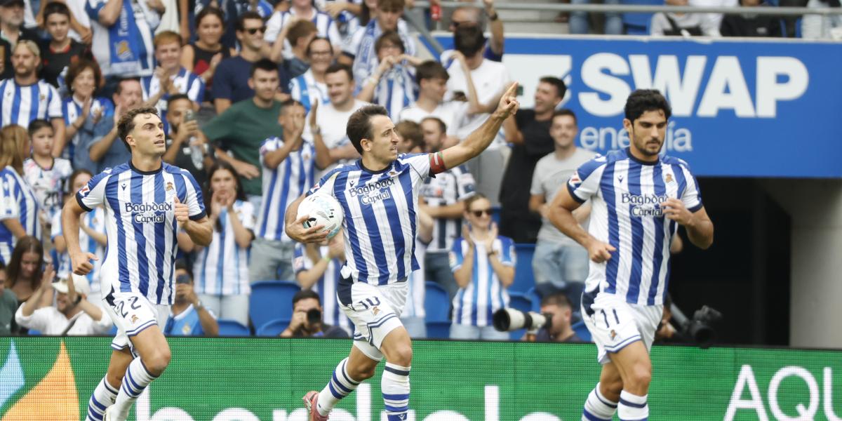 ¡Oyarzabal acorta distancias para la Real Sociedad de penalti!