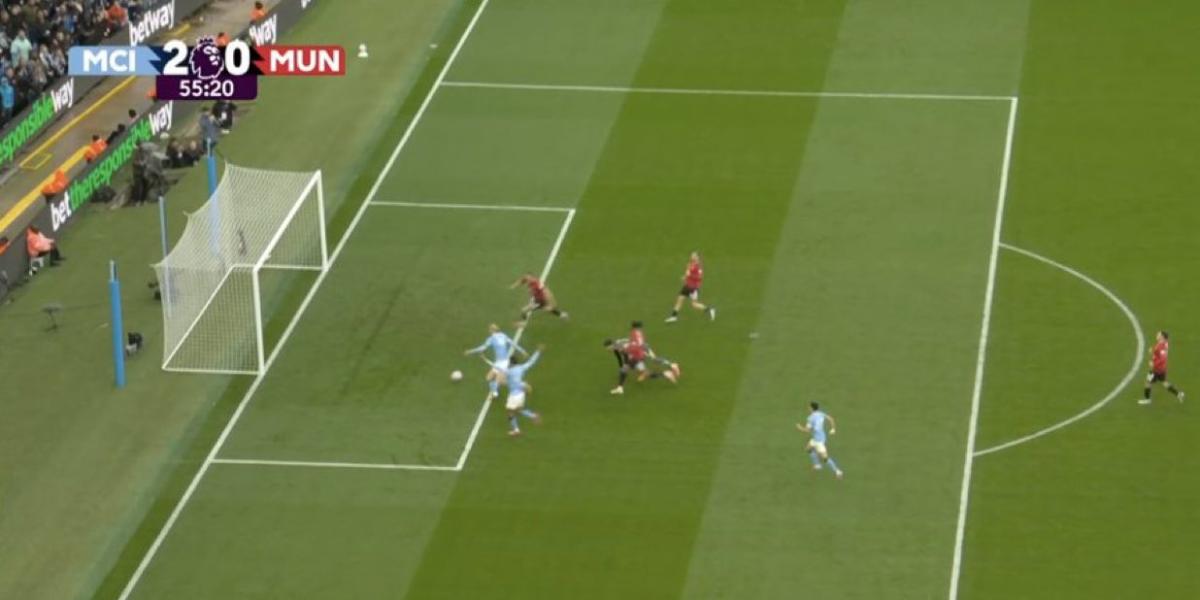 Haaland es humano: falla el gol más fácil de su vida a portería vacía