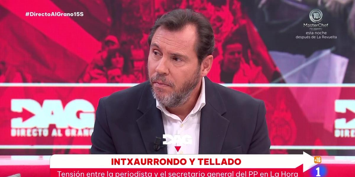 Le enseñan a Óscar Puente lo que dice Feijóo de él y su reacción en directo lo dice todo: Saldrán los tuiteros y los puteros