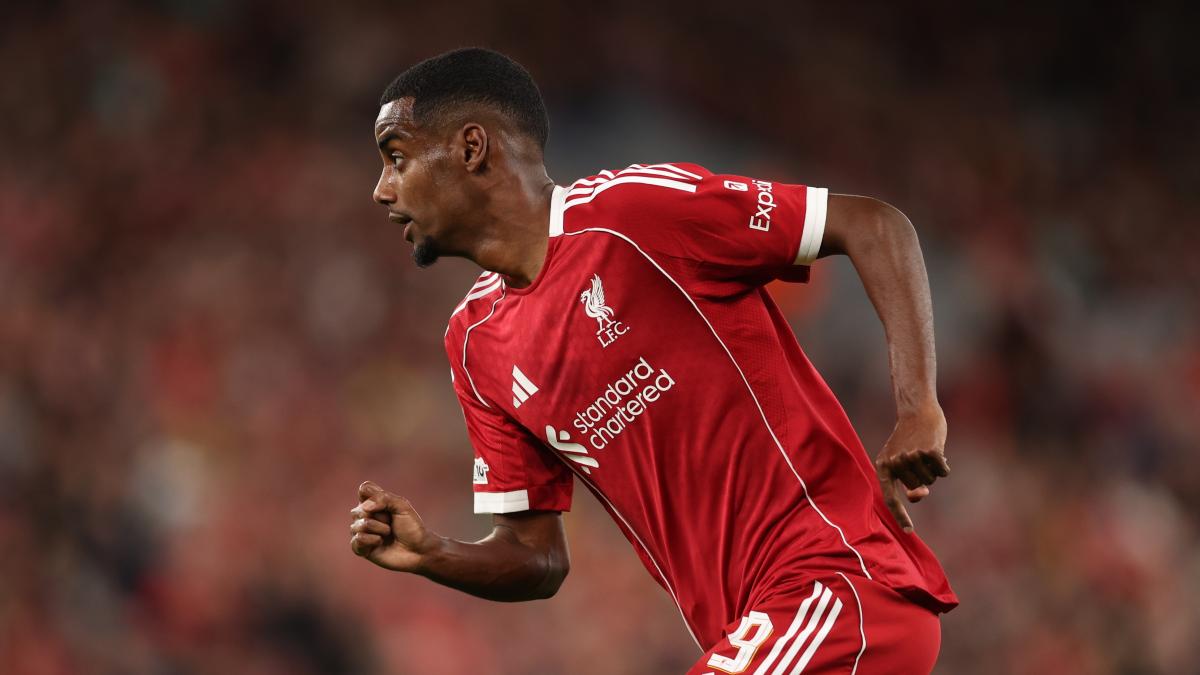 Slot recupera efectivos y compara el City-Liverpool con el clásico español