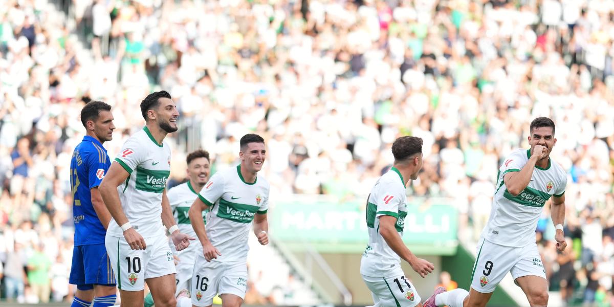 El Elche sufre para ganar al Oviedo pero sigue como un cohete