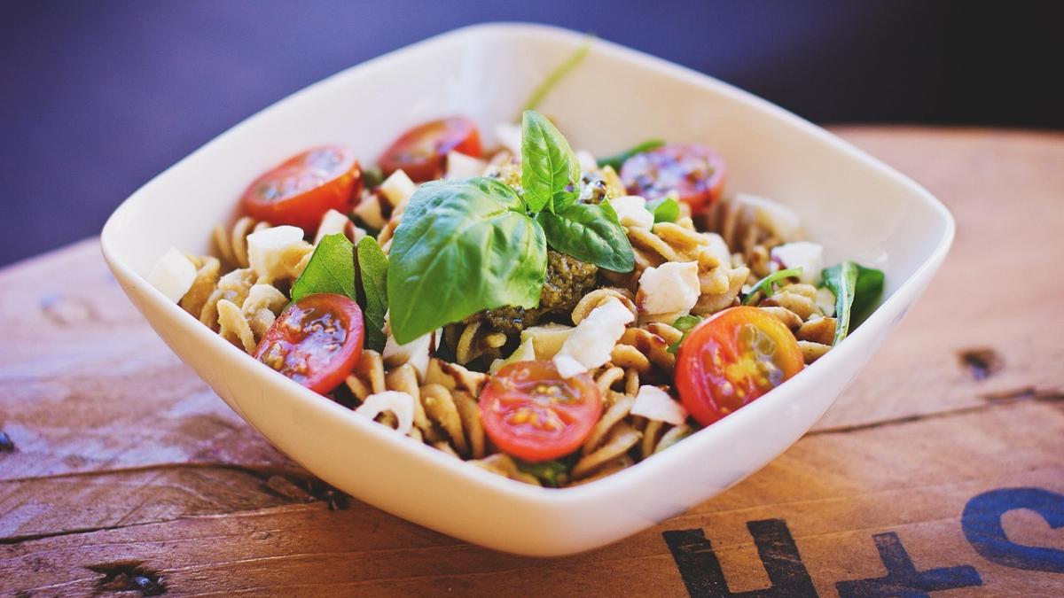 Paola Freire, influencer de cocina: Si estás cansado de hacer siempre la misma ensalada de pasta, tienes que hacer esta receta