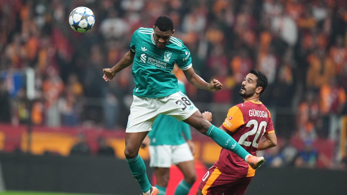 El Liverpool también pierde en Estambul y Alisson se lesiona