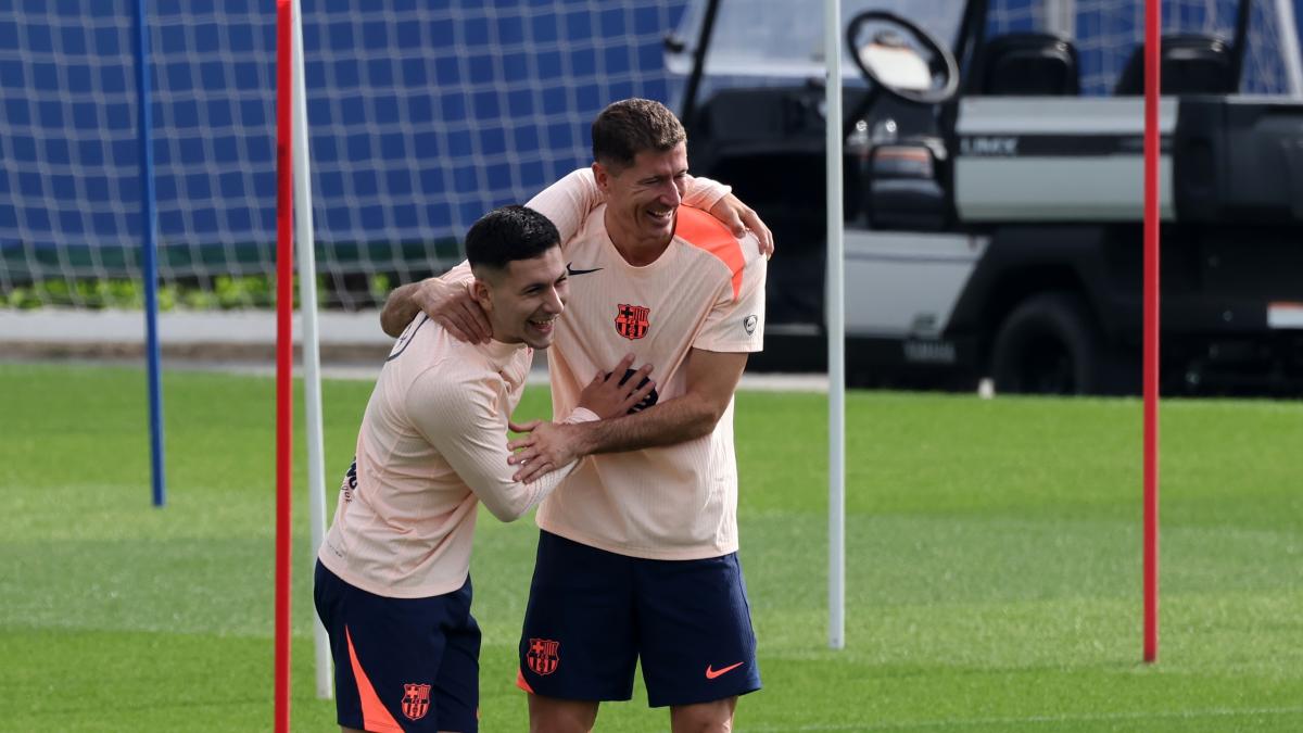 Puede haber un pulso culé Lewandowski-Roony por estar en el Mundial