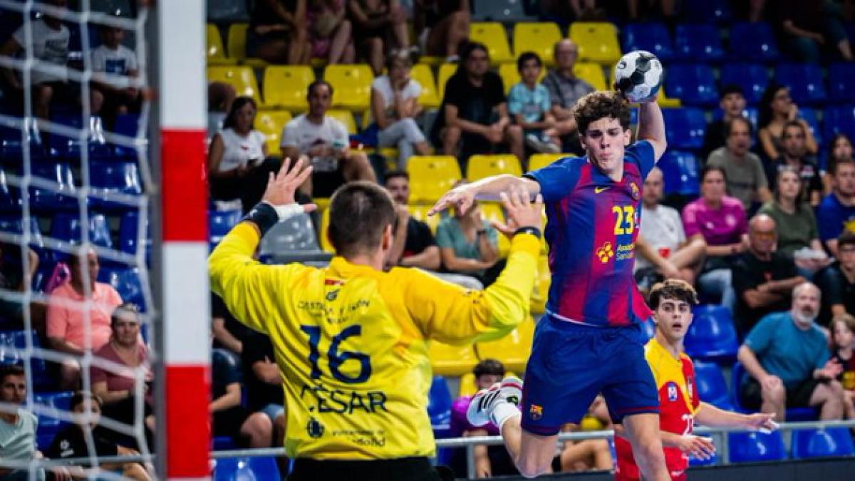 Una joven perla de solo 17 años, máximo goleador del Barça en la Liga Asobal