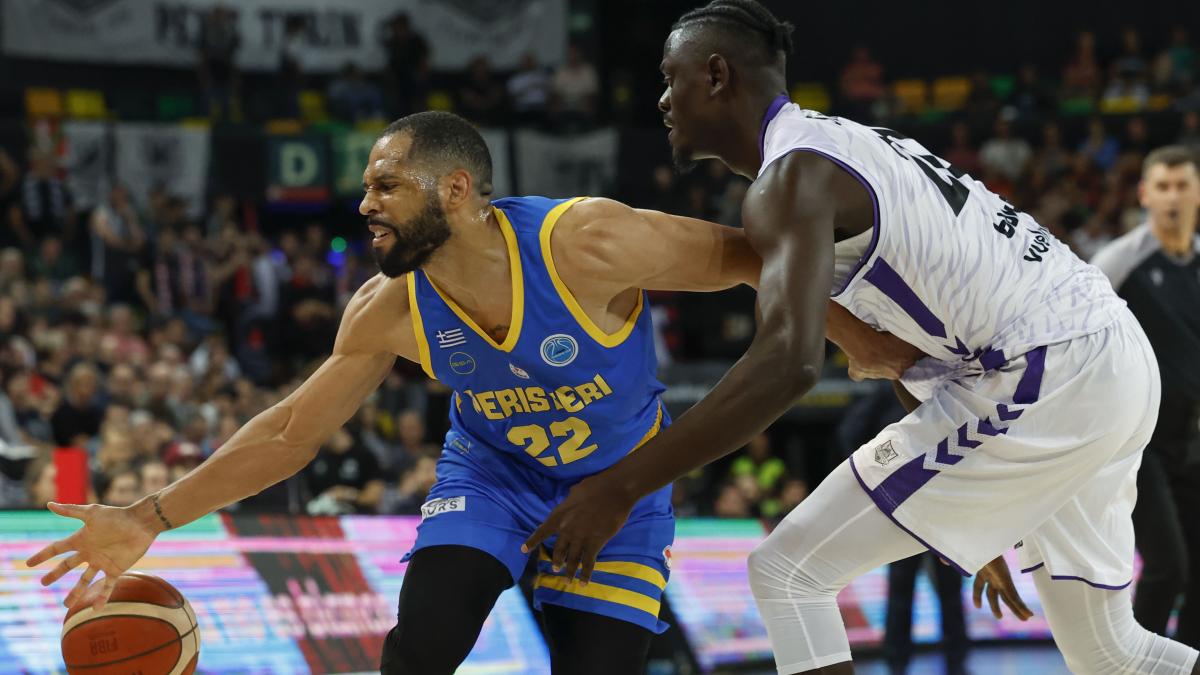 81-84: El granadino Cárdenas amarga el arranque de la defensa del título del Surne Bilbao
