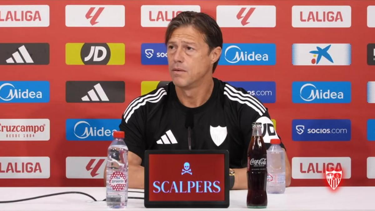 Matías Almeyda, entrenador del Sevilla: Me encantaría jugar cinco minutos del derbi para la revancha