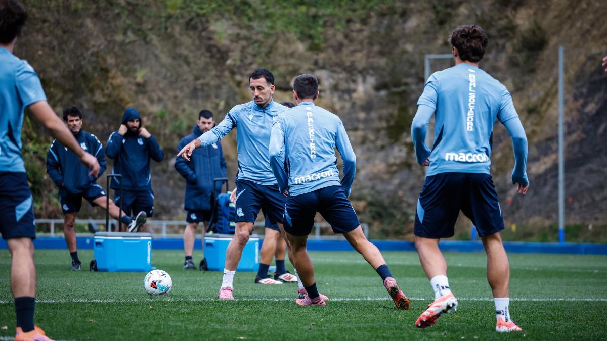 A Sergio no le queda más tiempo: la Real, sin Kubo y con probables cambios, debe ganar al Sevilla
