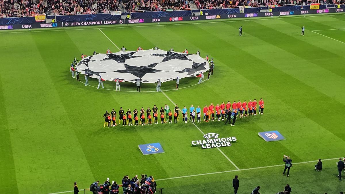 La afición del Atlético tapó la canción de la Champions con el himno del equipo rojiblanco