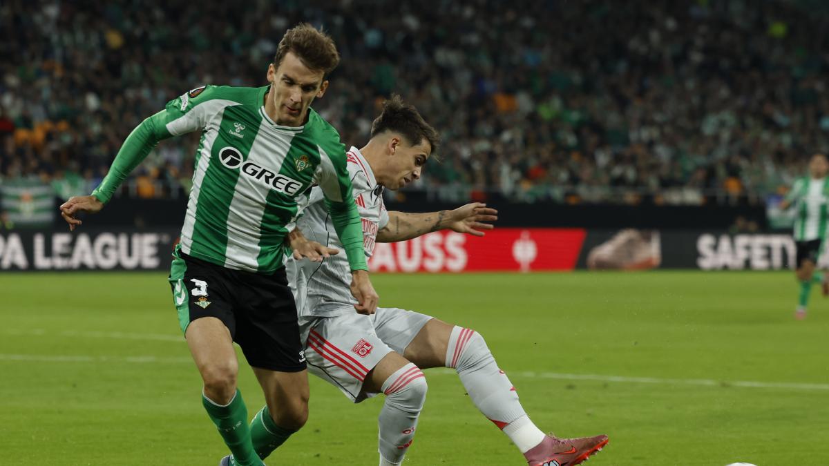 Dura respuesta de Llorente a Caparrós