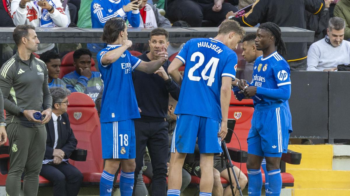 A Xabi Alonso le salen grietas en el vestuario