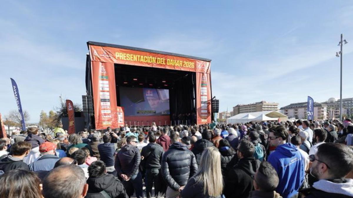 El Dakar se da un baño de masas en Santa Susanna y su director avisa de los mayores peligros de la carrera: No sé si les gustará esta etapa, pero seguro que la van a recordar