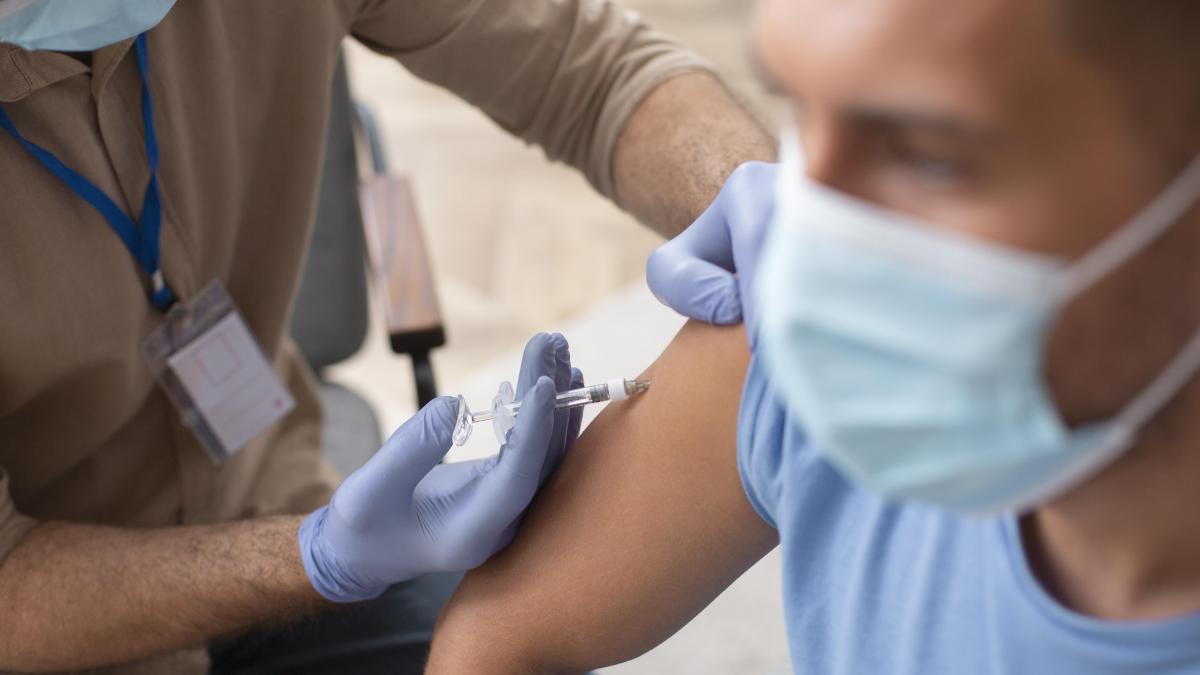 Aviso sanitario en Catalunya: todos los adultos nacidos en estos años deberían vacunarse del sarampión