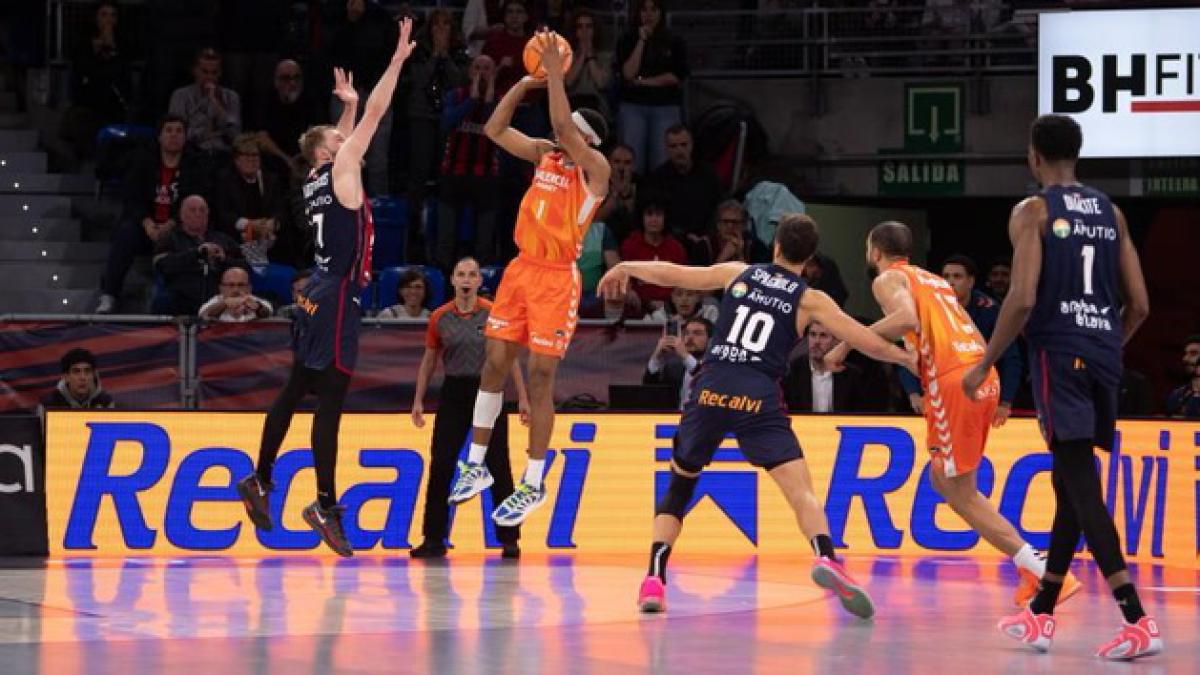 89-91: Kam Taylor resuelve un final de infarto en Vitoria y rompe el invicto del Baskonia en casa