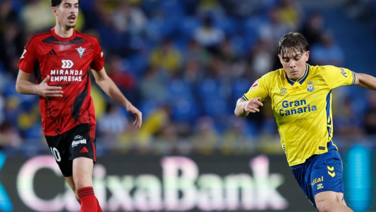 El muro de Miranda: UD Las Palmas se estampa en el 0-0 y cede dos puntos clave en casa
