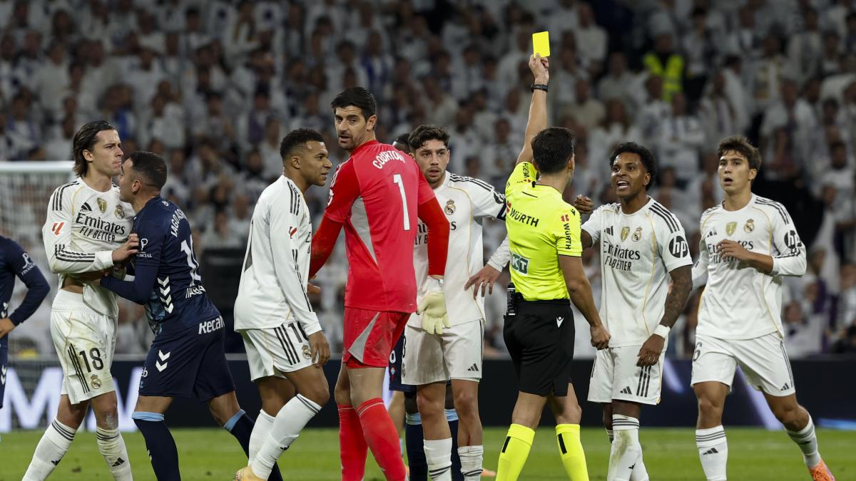 Rodrygo, cazado gritándole al árbitro: Tienes que respetar, mira dónde estás