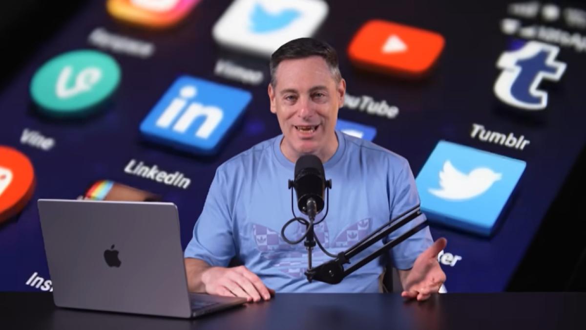 Santiago Bilinkis, experto en tecnología: Internet no es humano, el 95 % de lo que ves en redes no lo hizo una persona