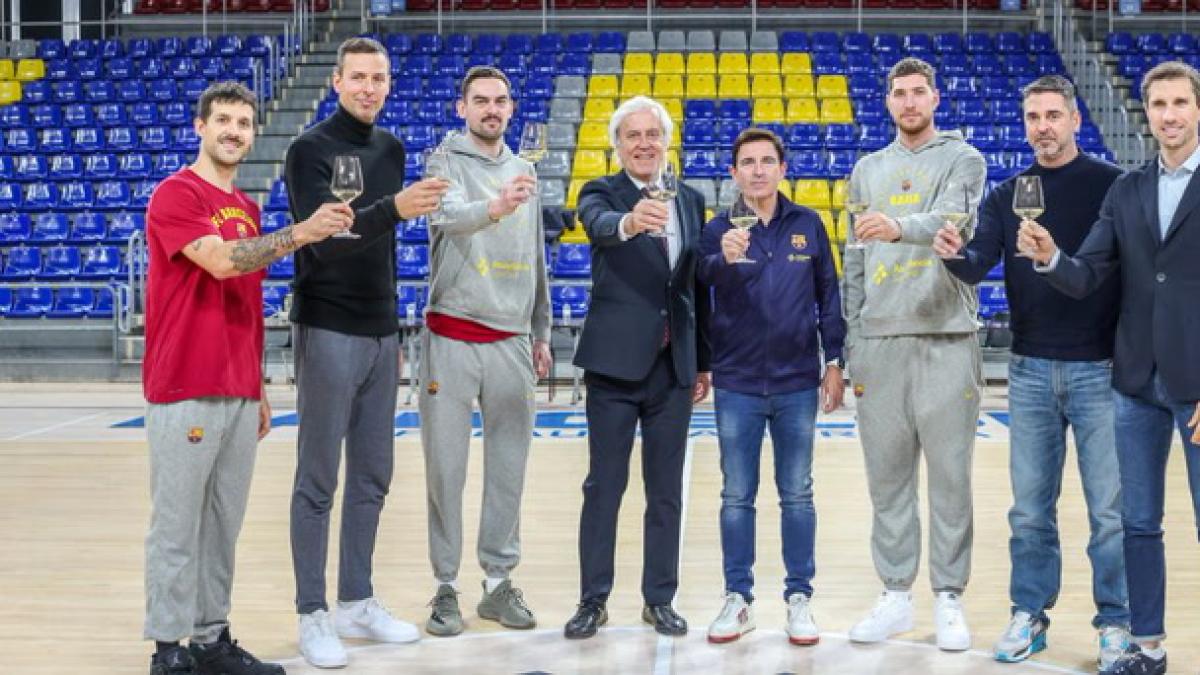 La sección de basket del Barça brinda por unas felices fiestas llenas de éxito