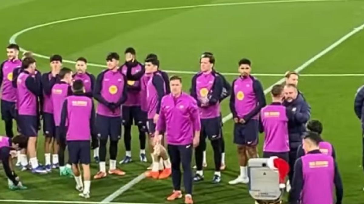 Araujo en el entrenamiento de puertas abiertas del Barça