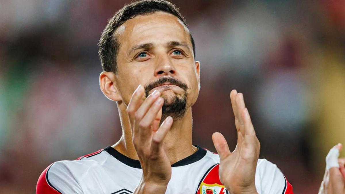 Drama en Vallecas: lesión de Luiz Felipe y tierra trágame de Soria en el gol de De Frutos