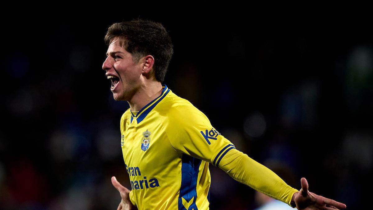 Estanis Pedrola debuta con un vital gol que da el triunfo al Las Palmas en Zaragoza