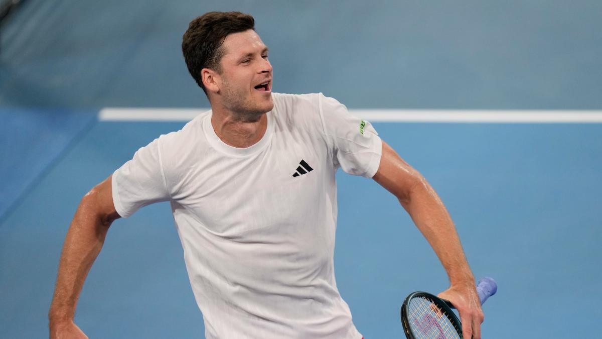 Hurkacz brilla, Swiatek reacciona a tiempo y Polonia se estrena con victoria en la United Cup