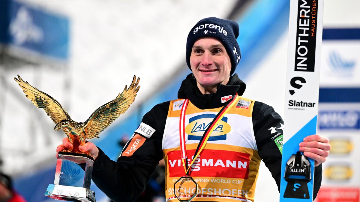 Un Domen Prevc imparable gana el Cuatro Trampolines