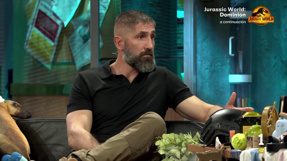 Pelayo Gayol, inspector de Policía Nacional y exmiembro del GEO: Siempre lo llevo en el coche y creo que deberíamos llevarlo todos