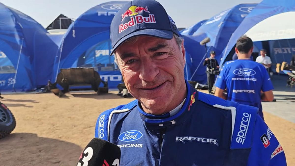¡Carlos Sainz pensaba que abandonaba el Dakar por problemas de motor!: Creía que nos íbamos para casa, estoy ya de propina, nos ha tocado la lotería