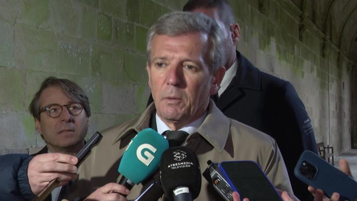 Alfonso Rueda, presidente de la Xunta de Galicia, carga contra Pedro Sánchez por su reciente acuerdo con Oriol Junqueras: Parece que hay una comunidad autónoma privilegiada por encima de las demás