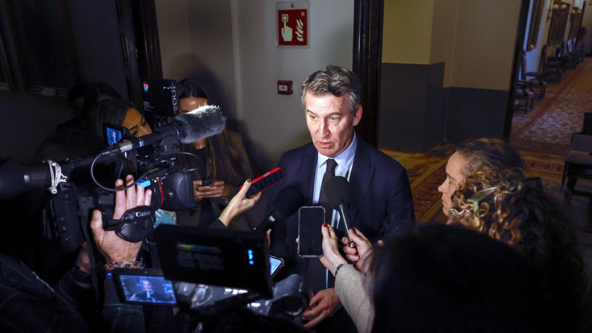 Feijóo afirma que estuvo informado a tiempo real sobre la DANA y que los 23 mensajes con Mazón lo demuestra