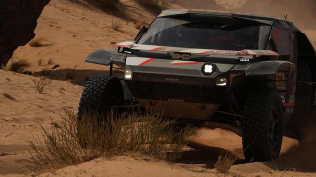 Nasser Al-Attiyah da un golpe en el Dakar; Nani Roma ya es tercero y Sainz se defiende