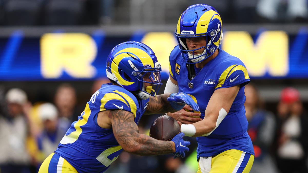 Los Rams, candidatos para el Super Bowl, se enfrentan a los Panthers en el inicio de los playoffs