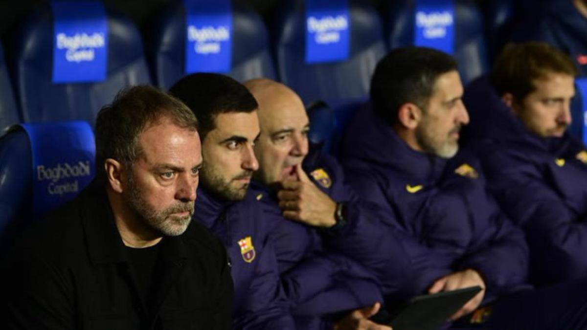 Del Cerro provoca las primeras palabras de Flick en castellano: Muy bien, buen trabajo