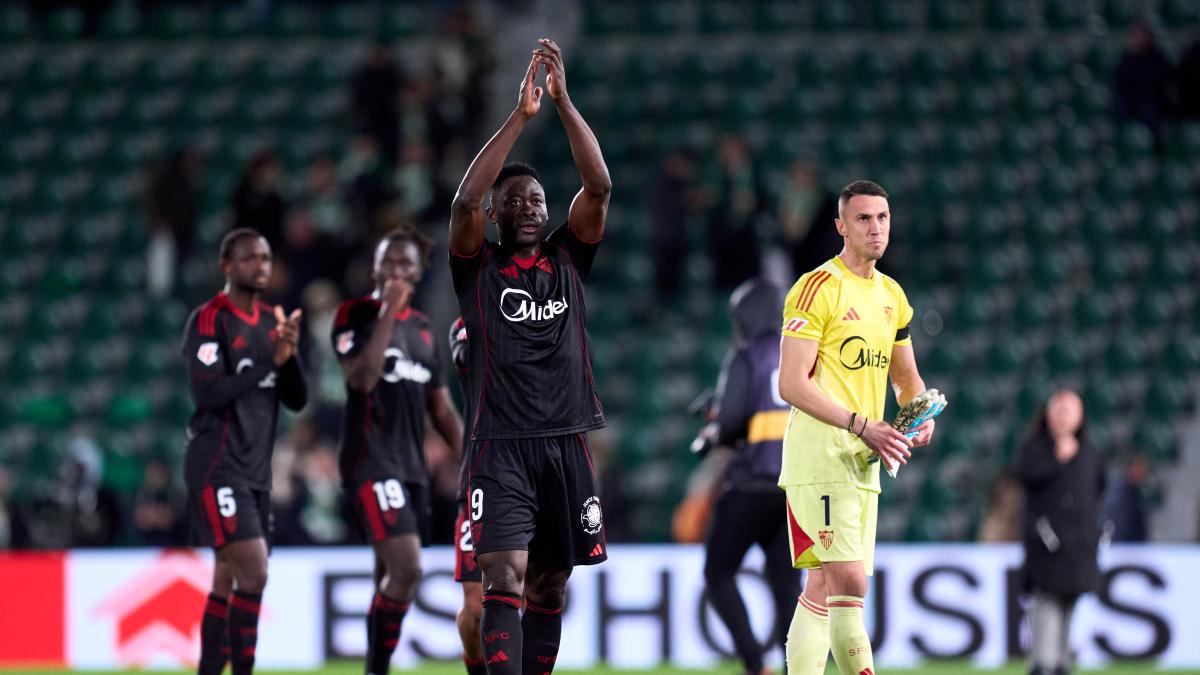 Akor Adams salva al Sevilla y Almeyda respira