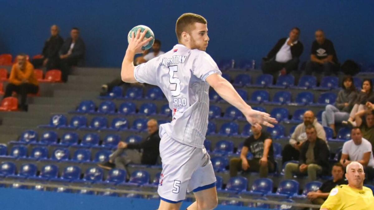 Villa de Aranda incorpora al extremo serbio Nemanja Jović