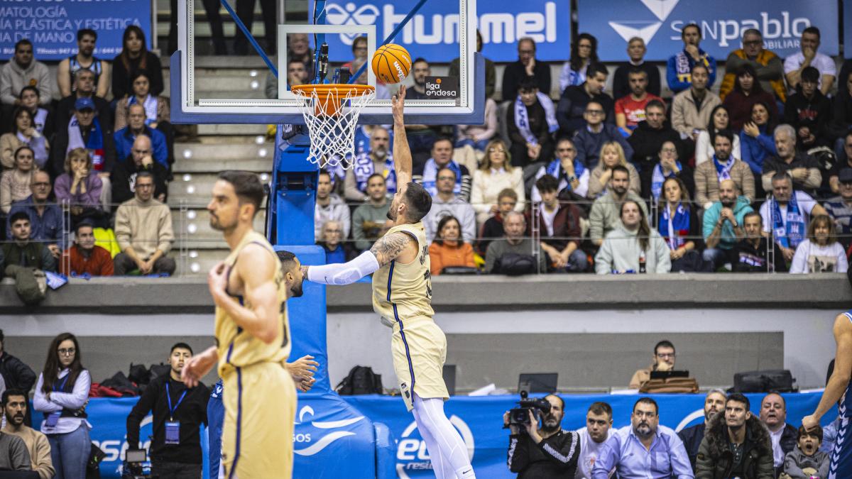 ¿Alguien a quien podamos regalar los tiros libres? ¡A Willy! Solo a Willy