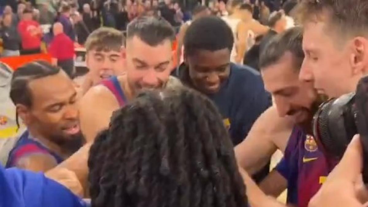 Alegría de los jugadores del Barça después de vencer Dubái (91-89)