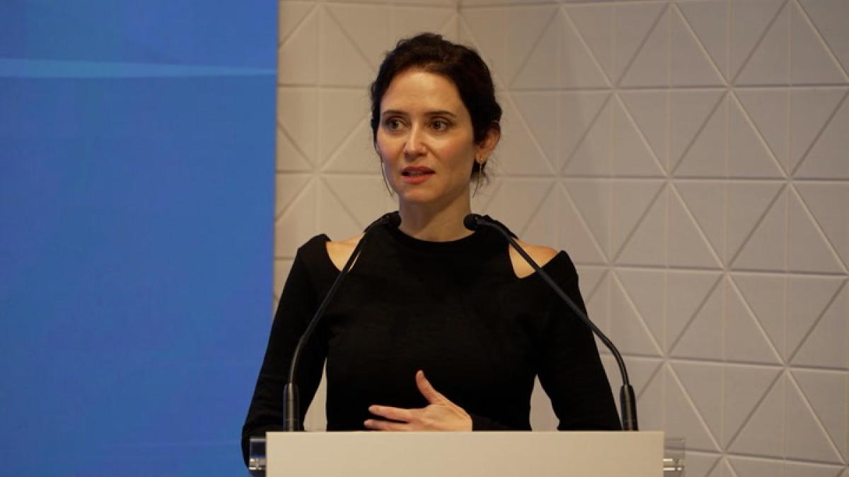 Revés para Ayuso: Moreno Bonilla la planta por lo que dice sobre el accidente de tren en Adamuz