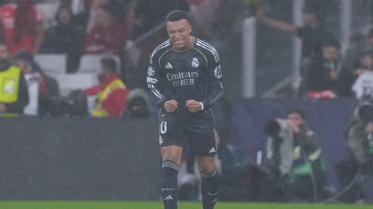 Dobletes de Schjelderup y Mbappé en Lisboa