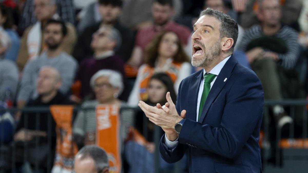 Ibon Navarro: Ganar en Manresa y tener ventajas de hasta 14 puntos es muy difícil